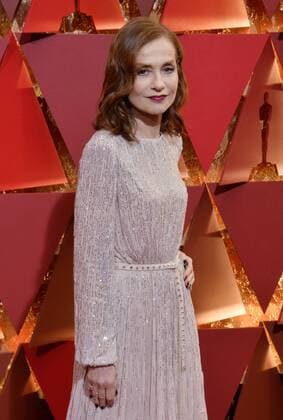 Actress Isabelle Huppert arrives on the red carpet for the 89th annual Academy Awards at the Dolby Theatre in the Hollywood section of Los Angeles on February 26, 2017.  LAP20170226734 JIMxRUYMEN