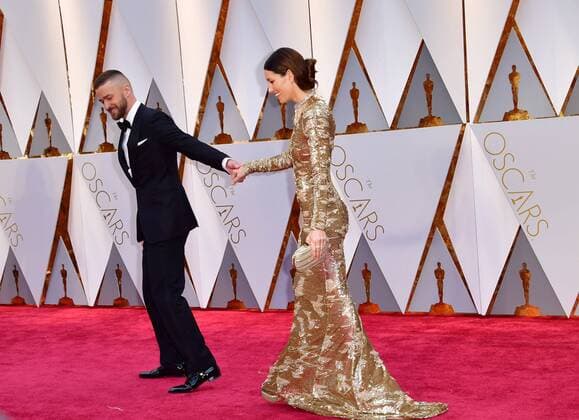 Justin Timberlake and Jessica Biel arrive on the red carpet for the 89th annual Academy Awards at the Dolby Theatre in the Hollywood section of Los Angeles on February 26, 2017.  LAP2017022716 KEVINxDIETSCH