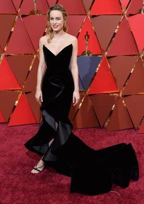 Actress Brie Larson arrives on the red carpet for the 89th annual Academy Awards at the Dolby Theatre in the Hollywood section of Los Angeles on February 26, 2017.  LAP20170226043 JIMxRUYMEN