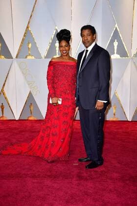Denzel (R) and Pauletta Washington arrive on the red carpet for the 89th annual Academy Awards at the Dolby Theatre in the Hollywood section of Los Angeles on February 26, 2017.  LAP2017022740 KEVINxDIETSCH