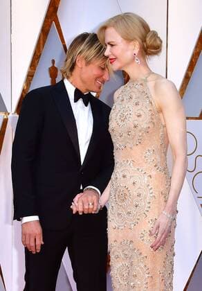 Actors Nicole Kidman and Keith Urban arrive on the red carpet for the 89th annual Academy Awards at the Dolby Theatre in the Hollywood section of Los Angeles on February 26, 2017.  LAX20170226908 KEVINxDIETSCH