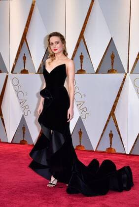 Brie Larson arrives on the red carpet for the 89th annual Academy Awards at the Dolby Theatre in the Hollywood section of Los Angeles on February 26, 2017.  LAP2017022756 KEVINxDIETSCH