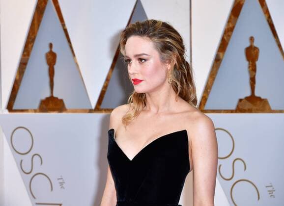 Brie Larson arrives on the red carpet for the 89th annual Academy Awards at the Dolby Theatre in the Hollywood section of Los Angeles on February 26, 2017.  LAP2017022758 KEVINxDIETSCH