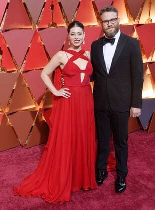 Actor Seth Rogen and Lauren Miller arrive on the red carpet for the 89th annual Academy Awards at the Dolby Theatre in the Hollywood section of Los Angeles on February 26, 2017.  LAP20170226797 JIMxRUYMEN