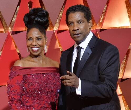 Actors Pauletta Washington and Denzel Washington arrive on the red carpet for the 89th annual Academy Awards at the Dolby Theatre in the Hollywood section of Los Angeles on February 26, 2017.  LAP20170226802 JIMxRUYMEN