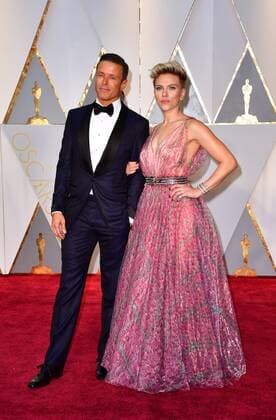Scarlett Johansson (L) and her agent Joe Machota arrive on the red carpet for the 89th annual Academy Awards at the Dolby Theatre in the Hollywood section of Los Angeles on February 26, 2017.  LAP2017022796 KEVINxDIETSCH