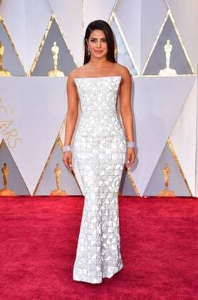 Priyanka Chopra arrives on the red carpet for the 89th annual Academy Awards at the Dolby Theatre in the Hollywood section of Los Angeles on February 26, 2017.  LAP2017022808 KEVINxDIETSCH