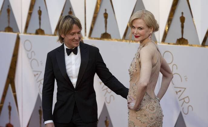 February 26, 2017 - Hollywood, CALIFORNIA, UNITED STATES OF AMERICA - Actor Nicole Kidman (L) and singer Keith Urban arrives to the red carpet during the 89th academy awards at the Dolby Theater on Sunday February 26 2017 in Hollywood, California.ARMANDO ARORIZO. Hollywood UNITED STATES OF AMERICA - ZUMAa60_ 20170226_zaf_a60_004 Copyright: xArmandoxArorizox