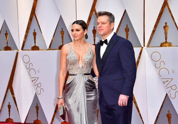 Matt Damon and Luciana Barroso arrive on the red carpet for the 89th annual Academy Awards at the Dolby Theatre in the Hollywood section of Los Angeles on February 26, 2017.  LAP2017022834 KEVINxDIETSCH