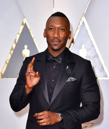 Mahershala Ali arrives on the red carpet for the 89th annual Academy Awards at the Dolby Theatre in the Hollywood section of Los Angeles on February 26, 2017.  LAP2017022845 KEVINxDIETSCH