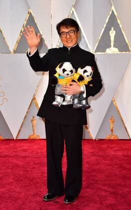 Jackie Chan arrives on the red carpet for the 89th annual Academy Awards at the Dolby Theatre in the Hollywood section of Los Angeles on February 26, 2017.  LAP2017022896 KEVINxDIETSCH