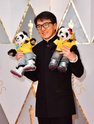 Jackie Chan arrives on the red carpet for the 89th annual Academy Awards at the Dolby Theatre in the Hollywood section of Los Angeles on February 26, 2017.  LAP2017022898 KEVINxDIETSCH