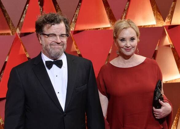 Filmmaker Kenneth Lonergan (L) and guest arrive on the red carpet for the 89th annual Academy Awards at the Dolby Theatre in the Hollywood section of Los Angeles on February 26, 2017.  LAP20170226503 JIMxRUYMEN