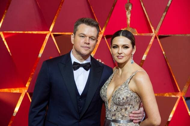 (170227) -- LOS ANGELES, Feb. 26, 2017 -- Actor Matt Damon (L) and his wife Luciana Barroso arrive for the red carpet of the 89th Academy Awards at the Dolby Theater in Los Angeles, the United States, on Feb. 26, 2017. )(gj) U.S.-LOS ANGELES-OSCAR-RED CARPET yangxlei 