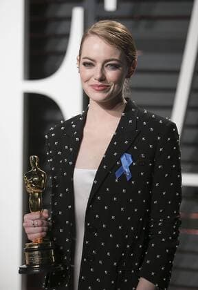February 27, 2017 - Beverly Hills, California, U.S - Emma Stone with her Oscar on the red carpet at the 2017 Vanity Fair Oscar Party held at the Wallis Annenberg Center in Beverly Hills, California, Sunday February 26, 2017. Beverly Hills U.S. - ZUMAp124 20170227_zaa_p124_008 Copyright: xJavierxRojasx