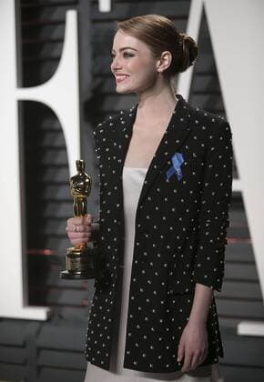 February 27, 2017 - Beverly Hills, California, U.S - Emma Stone with her Oscar on the red carpet at the 2017 Vanity Fair Oscar Party held at the Wallis Annenberg Center in Beverly Hills, California, Sunday February 26, 2017. Beverly Hills U.S. - ZUMAp124 20170227_zaa_p124_004 Copyright: xJavierxRojasx