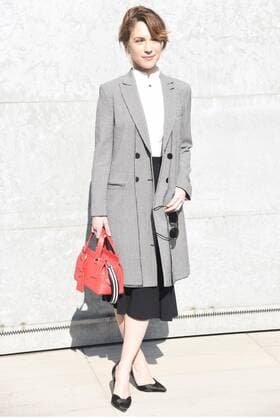 Mailand Fashion Week - Prominente bei Armani Milan woman s Fashion Week Fall Winter 2017 2018 Giorgio Armani Arrivals Pictured Isabella Ragonese  Copyright: xSimonaxChiocciax xIPAx xFotosickix