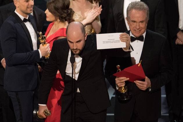 Feb 26, 2017 - Hollywood, California, U.S. - JORDAN HOROWITZ, Jimmy Kimmel and Warren Beatty on stage during The 89th Oscars at the Dolby Theatre. Hollywood U.S. - ZUMAz03_ 20170226_sho_z03_767 Copyright: xMarkxSuban.x
