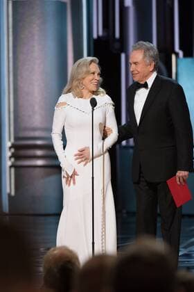 Feb 26, 2017 - Hollywood, California, U.S. - Faye Dunaway and WARREN BEATTY present during The 89th Oscars at the Dolby Theatre. Hollywood U.S. - ZUMAz03_ 20170226_sho_z03_762 Copyright: xAaronxPoole.x