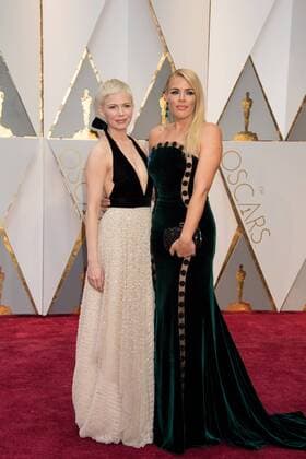 Feb 26, 2017 - Hollywood, California, U.S - Oscar-nominee MICHELLE WILLIAMS and BUSY PHILIPPS arrive at The 89th Oscars at the Dolby Theatre in Hollywood, CA on Sunday, February 26, 2017. Hollywood U.S - ZUMAz03_ 20170226_sho_z03_501 Copyright: xMikexBakerx