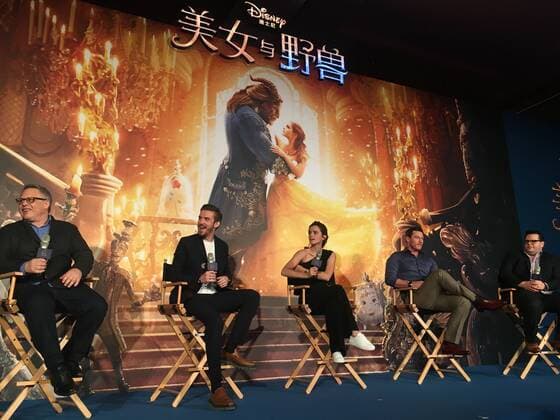 SHANGHAI, CHINA - FEBRUARY 28: (L-R) American director Bill Condon, British actor Dan Stevens, British actress Emma Watson, Welsh actor and singer Luke Evans, American actor and comedian Josh Gad attend the press conference of American director Bill Condon s film Beauty and the Beast on February 28, 2017 in Shanghai, China.  Copyright: xVCGx CFP500764336