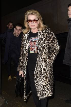 Catherine Deneuve - Ankunft Modenschau Yves St Laurent - Paris - 28 02 2017 JBAutissier Panoramic 