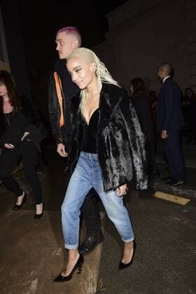 Zoe Kravitz mit Freund - Ankunft Modenschau Yves St Laurent - Paris - 28 02 2017 JBAutissier Panoramic 