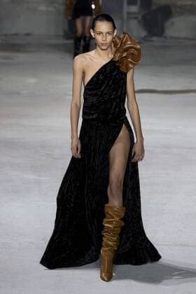 215948 Marineau Starface 2017-02-28 Paris France Paris Fashion Week. Défilé PAP Automne-hiver 2017. Saint Laurent. Saint Laurent , autumn-winter 2017 Paris, France Paris fashion week. Parade ready to wear fall winter 2017. Editorial use only _sans_perso  Copyright: xMarineaux STAR_215948_017