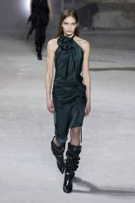 215948 Marineau Starface 2017-02-28 Paris France Paris Fashion Week. Défilé PAP Automne-hiver 2017. Saint Laurent. Saint Laurent , autumn-winter 2017 Paris, France Paris fashion week. Parade ready to wear fall winter 2017. Editorial use only _sans_perso  Copyright: xMarineaux STAR_215948_024