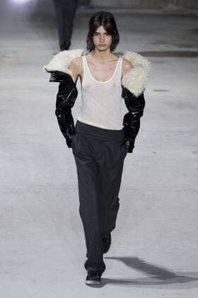 215948 Marineau Starface 2017-02-28 Paris France Paris Fashion Week. Défilé PAP Automne-hiver 2017. Saint Laurent. Saint Laurent , autumn-winter 2017 Paris, France Paris fashion week. Parade ready to wear fall winter 2017. Editorial use only _sans_perso  Copyright: xMarineaux STAR_215948_039
