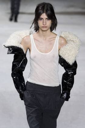 215948 Marineau Starface 2017-02-28 Paris France Paris Fashion Week. Défilé PAP Automne-hiver 2017. Saint Laurent. Saint Laurent , autumn-winter 2017 Paris, France Paris fashion week. Parade ready to wear fall winter 2017. Editorial use only _sans_perso  Copyright: xMarineaux STAR_215948_040