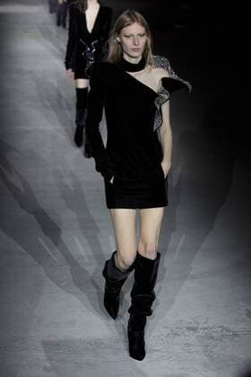 215948 Marineau Starface 2017-02-28 Paris France Paris Fashion Week. Défilé PAP Automne-hiver 2017. Saint Laurent. Saint Laurent , autumn-winter 2017 Paris, France Paris fashion week. Parade ready to wear fall winter 2017. Editorial use only _sans_perso  Copyright: xMarineaux STAR_215948_080