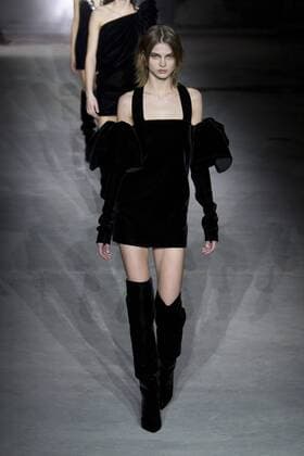 215948 Marineau Starface 2017-02-28 Paris France Paris Fashion Week. Défilé PAP Automne-hiver 2017. Saint Laurent. Saint Laurent , autumn-winter 2017 Paris, France Paris fashion week. Parade ready to wear fall winter 2017. Editorial use only _sans_perso  Copyright: xMarineaux STAR_215948_087