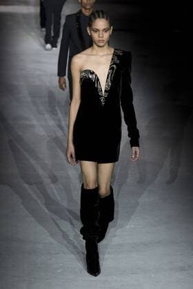 215948 Marineau Starface 2017-02-28 Paris France Paris Fashion Week. Défilé PAP Automne-hiver 2017. Saint Laurent. Saint Laurent , autumn-winter 2017 Paris, France Paris fashion week. Parade ready to wear fall winter 2017. Editorial use only _sans_perso  Copyright: xMarineaux STAR_215948_088