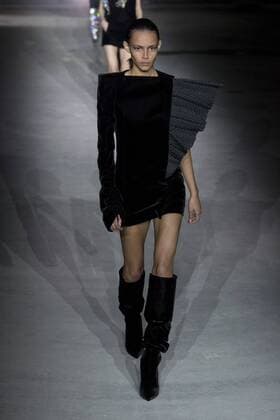 215948 Marineau Starface 2017-02-28 Paris France Paris Fashion Week. Défilé PAP Automne-hiver 2017. Saint Laurent. Saint Laurent , autumn-winter 2017 Paris, France Paris fashion week. Parade ready to wear fall winter 2017. Editorial use only _sans_perso  Copyright: xMarineaux STAR_215948_093