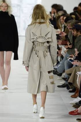 215960 Marineau Starface 2017-03-01 Paris France Paris Fashion Week. Defile PAP Automne-hiver 2017. Maison Margiela. Maison Margiela , autumn-winter 2017Paris, France Paris Fashion Week. Parade PAP Fall-Winter 2017. Maison Margiela. _sans_perso  Copyright: xMarineaux STAR_215960_002