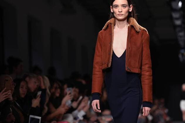 A model takes to the catwalk during the presentation of Guy Laroche show as part of the Fall-Winter 2017-18 Paris Fashion Week on March 1, 2017.  PAR20170301106 MAYAxVIDON-WHITE