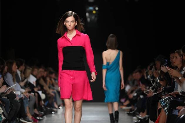 A model takes to the catwalk during the presentation of Guy Laroche show as part of the Fall-Winter 2017-18 Paris Fashion Week on March 1, 2017.  PAR20170301115 MAYAxVIDON-WHITE