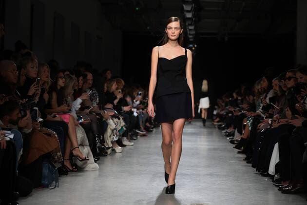 A model takes to the catwalk during the presentation of Guy Laroche show as part of the Fall-Winter 2017-18 Paris Fashion Week on March 1, 2017.  PAR20170301118 MAYAxVIDON-WHITE