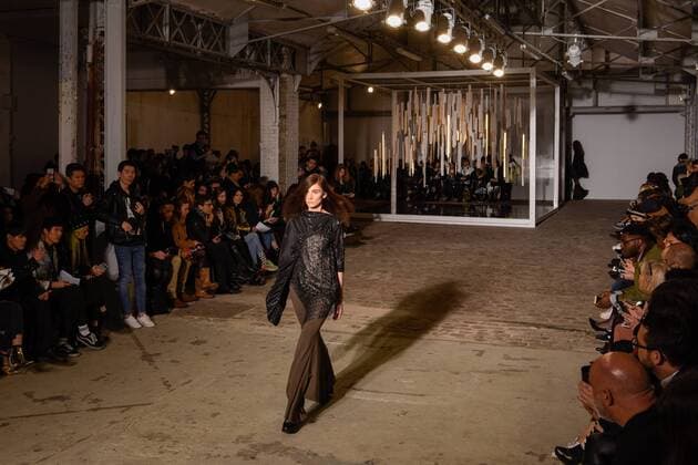 (170301) -- PARIS, March 1, 2017 -- A model presents a creation of Luis Buchinho during the Women s Ready-to-Wear Fall Winter 2017 2018 fashion week in Paris, France, on March 1, 2017. ) FRANCE-PARIS-FASHION WEEK-LUIS BUCHINHO ChenxYichen 