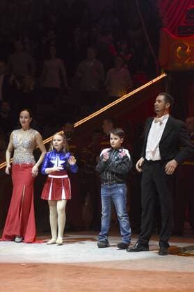 Jana Mandana Lacey-Krone, Shirin, Alexis und Martin Lacey jr.bei der Premiere der 3. Winterspielzeit 2017 des Circus Krone im Kronebau. München, 01.03.2017 Foto:xP.xSchönbergerx xFuturexImage