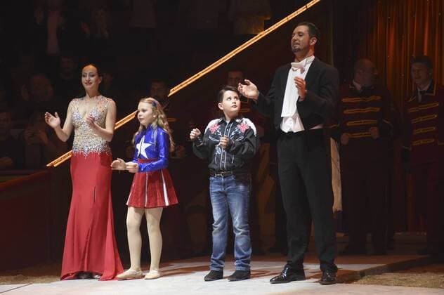 Jana Mandana Lacey-Krone, Shirin, Alexis und Martin Lacey jr.bei der Premiere der 3. Winterspielzeit 2017 des Circus Krone im Kronebau. München, 01.03.2017 Foto:xP.xSchönbergerx xFuturexImage