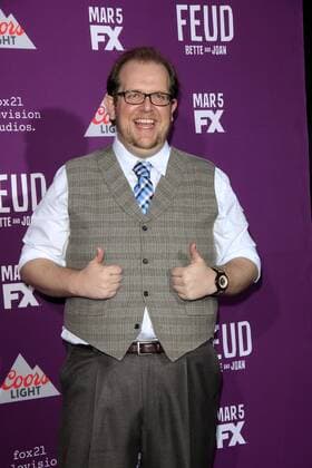 LOS ANGELES - MAR 1: Dominic Burgess at the Feud: Bette And Joan Premiere Screening at the TCL Chinese Theater IMAX on March 1, 2017 in Los Angeles, CA  Copyright: xHPAx xIPAx xHutchinsxPhotox