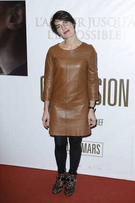Allesandra Sublet CELEBRITES : Vor Filmpremiere Premiere La Confession - Paris - 02 03 2017 GwendolineLeGoff Panoramic 