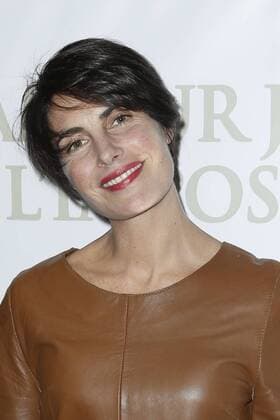 Allesandra Sublet CELEBRITES : Vor Filmpremiere Premiere La Confession - Paris - 02 03 2017 GwendolineLeGoff Panoramic 
