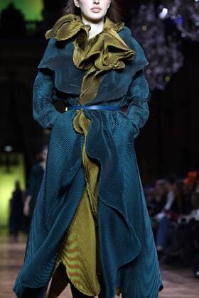 A model takes to the catwalk during the presentation of Issey Miyake s show as part of the Fall-Winter 2017-18 Paris Fashion Week on March 3, 2017.  PAR20170303121 MAYAxVIDON-WHITE