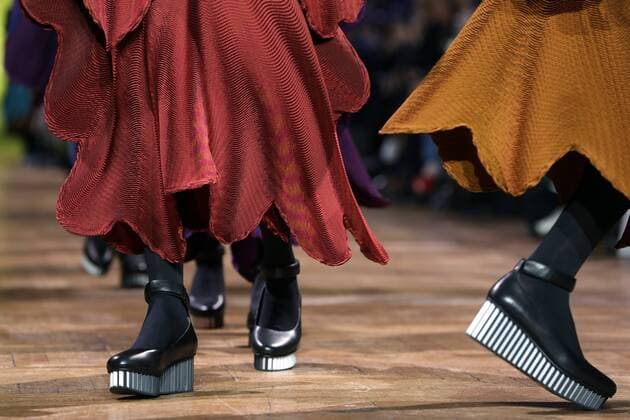 A model takes to the catwalk during the presentation of Issey Miyake s show as part of the Fall-Winter 2017-18 Paris Fashion Week on March 3, 2017.  PAR20170303124 MAYAxVIDON-WHITE