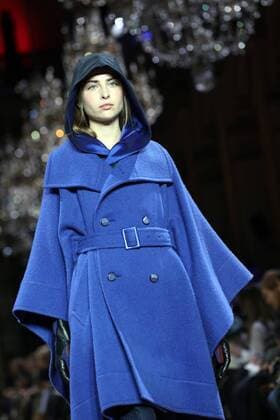 A model takes to the catwalk during the presentation of Issey Miyake s show as part of the Fall-Winter 2017-18 Paris Fashion Week on March 3, 2017.  PAR20170303104 MAYAxVIDON-WHITE