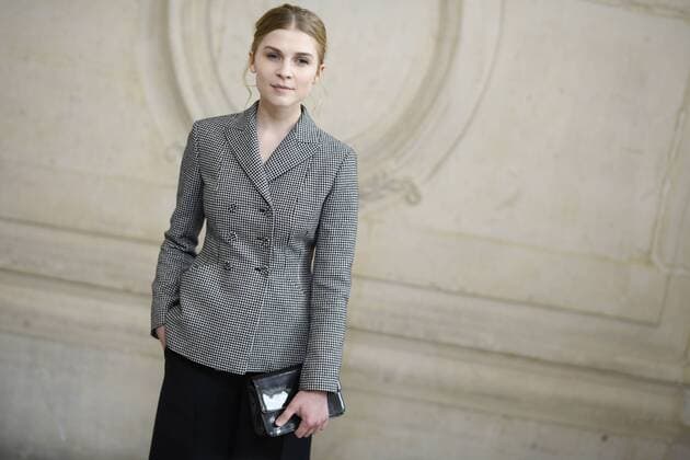 216031 Valentin Paoli Starface 2017-03-03 Paris France Paris Fashion Week. Defile PAP Automne-hiver 2017 DIOR. Arrivees. Paris Fashion Week. Arrivals at Dior Show. Poesy, Clémence  Copyright: xValentinxPaolix xStarfacex STAR_216031_006