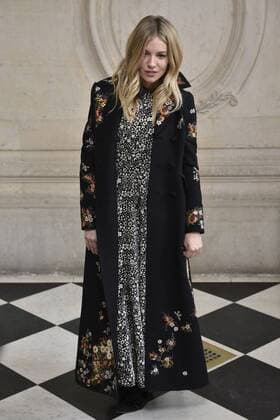 216031 Valentin Paoli Starface 2017-03-03 Paris France Paris Fashion Week. Defile PAP Automne-hiver 2017 DIOR. Arrivees. Paris Fashion Week. Arrivals at Dior Show. Miller, Sienna  Copyright: xValentinxPaolix xStarfacex STAR_216031_089